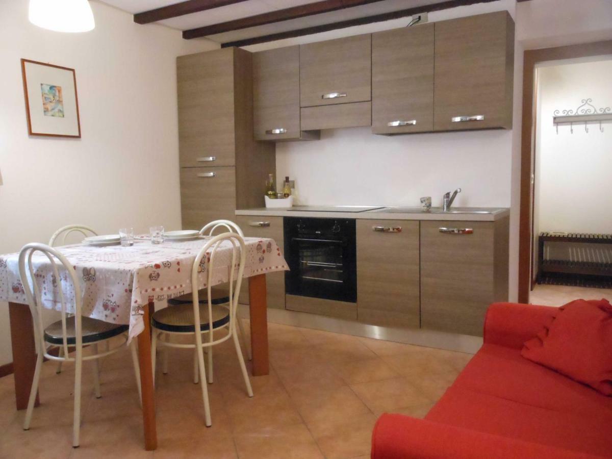 Il Vecchio Cortile Apartman Mandello del Lario Kültér fotó